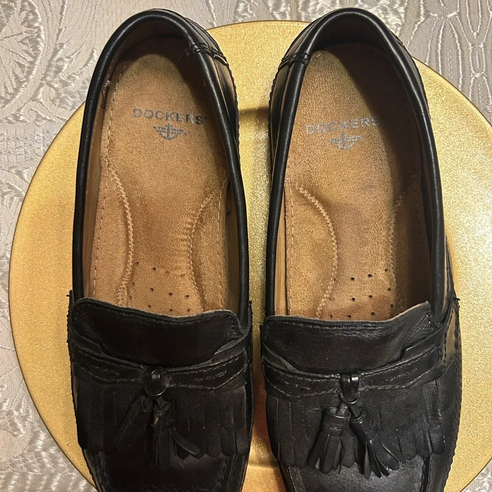 Men’s Black Leather Tassel Loafers by Dockers; Size 11 Medium; Like New!